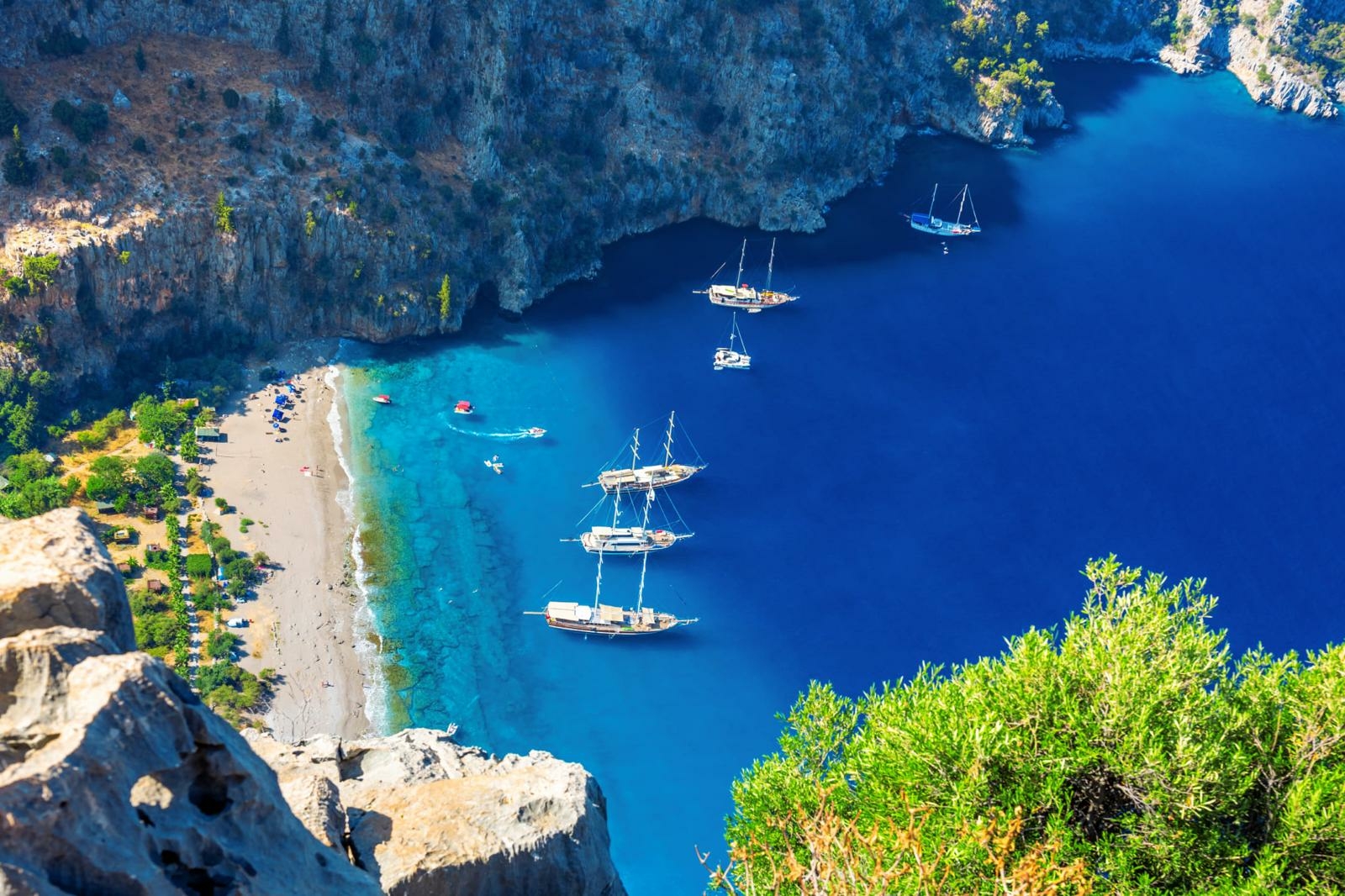 Весна, лето, осень или зима: когда ехать на отдых в Фетхие с детьми?