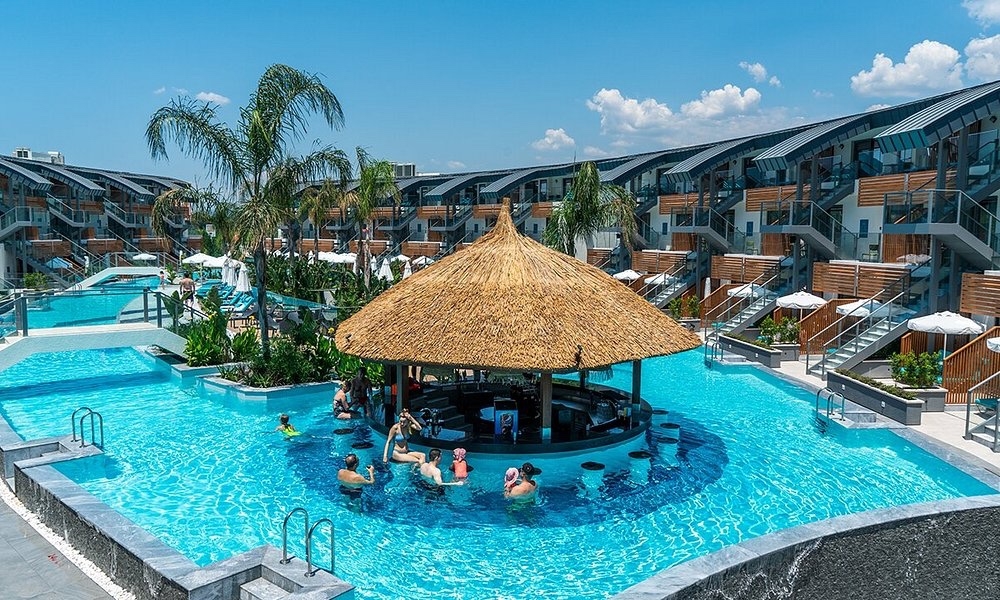 Семейные отели в Фетхие: где удобно отдыхать с детьми